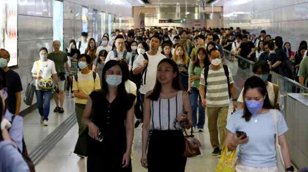 An influx from mainland China is shoring up Hong Kong's population.&nbsp;(Photo by Shinya Sawai)