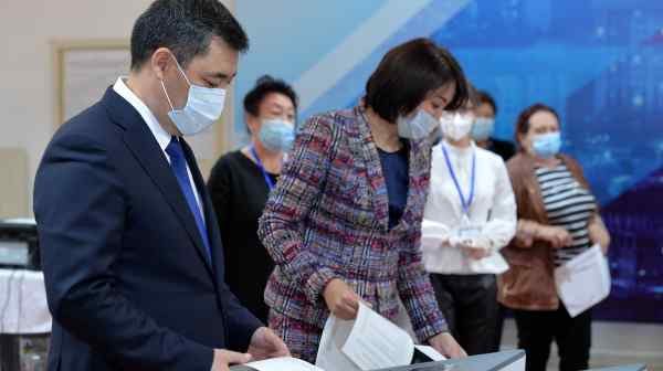 Kyrgyzstan&nbsp;President Sadyr Japarov votes in the constitutional referendum in Bishkek on April 11.