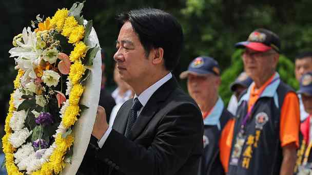 Taiwan's President&nbsp;Lai&nbsp;Ching-te&nbsp;pays his respects at a ceremony commemorating the war against Chinese forces on the frontline island of&nbsp;Kinmen on Aug. 23.