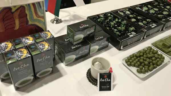 An Azerbaijani company will sell these chocolate candies, made with green tea from Mie Prefecture, at&nbsp;local supermarkets, with plans to eventually take the confections to Russia, Europe and the Middle East.