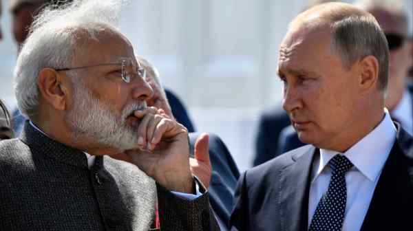 Indian Prime Minister Narendra Modi and Russian President Vladimir Putin: The Russian leader announced in September that the EAEU would start talks on a trade deal with India.