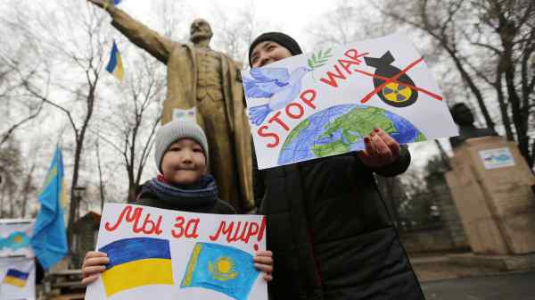 Demonstrators take part in an anti-war rally&nbsp;in support of Ukraine in Almaty on Mar. 6: Kazakhstan has allowed large protests against the war.