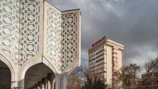 This photo, showing&nbsp;the Exhibition Hall of the Union of Artists on the left, was one of a series that was first presented at the Tashkent Modernism.Index exhibition that took place in Milan&nbsp;in April and in Tashkent in October.&nbsp;(Photo by Armin Linke)