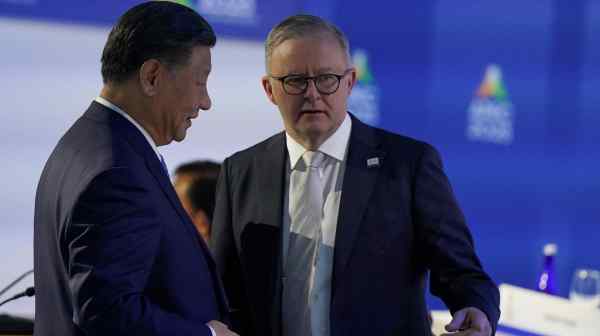 Chinese President Xi Jinping talks with Australian&nbsp;Prime Minister Anthony Albanese during the Asia-Pacific Economic Cooperation forum's summit in San Francisco in November&nbsp;2023.