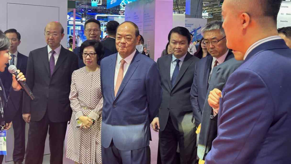 Macao Chief Executive Ho Iat Seng,&nbsp;center, attends a tech event in the former Portuguese colony in May. He surprised observers on Aug. 21 by&nbsp;announcing that he would not seek reelection in October due to "health reasons." (Photo by Kensaku Ihara)&nbsp;