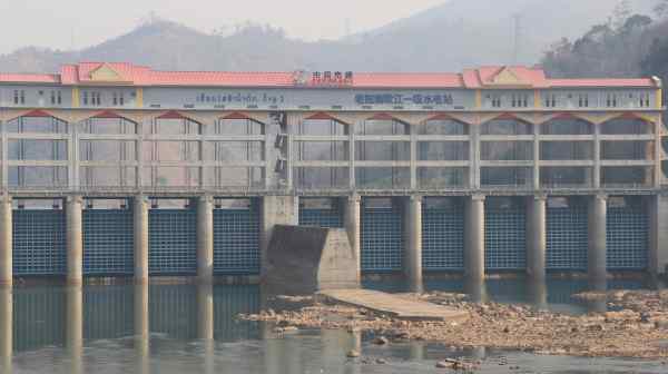 The Nam Ou hydroelectric plant, consisting of seven dams, is one of the largest power generation facilities in Laos' north. (Photo by Kenya Akama)