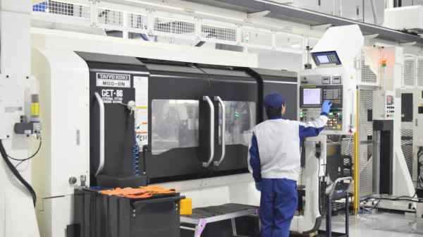 Demand for machine tools has been strong in China and North America, but has sputtered&nbsp;in Europe and Japan. (Photo by Takuro Hosoda)