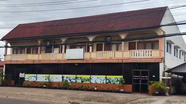 The Pyongyang Restaurant in Vientiane no longer has clear signage identifying it by that name.&nbsp;(Photo by Junnoruke Kobara)