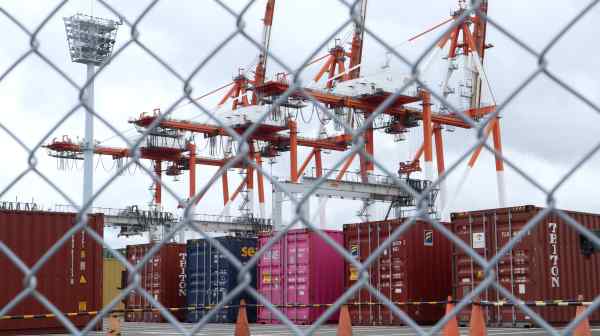 A cyberattack at Nagoya Port in 2023 delayed loading and unloading of containers for three days.&nbsp;(Photo by Kazumi Saito)